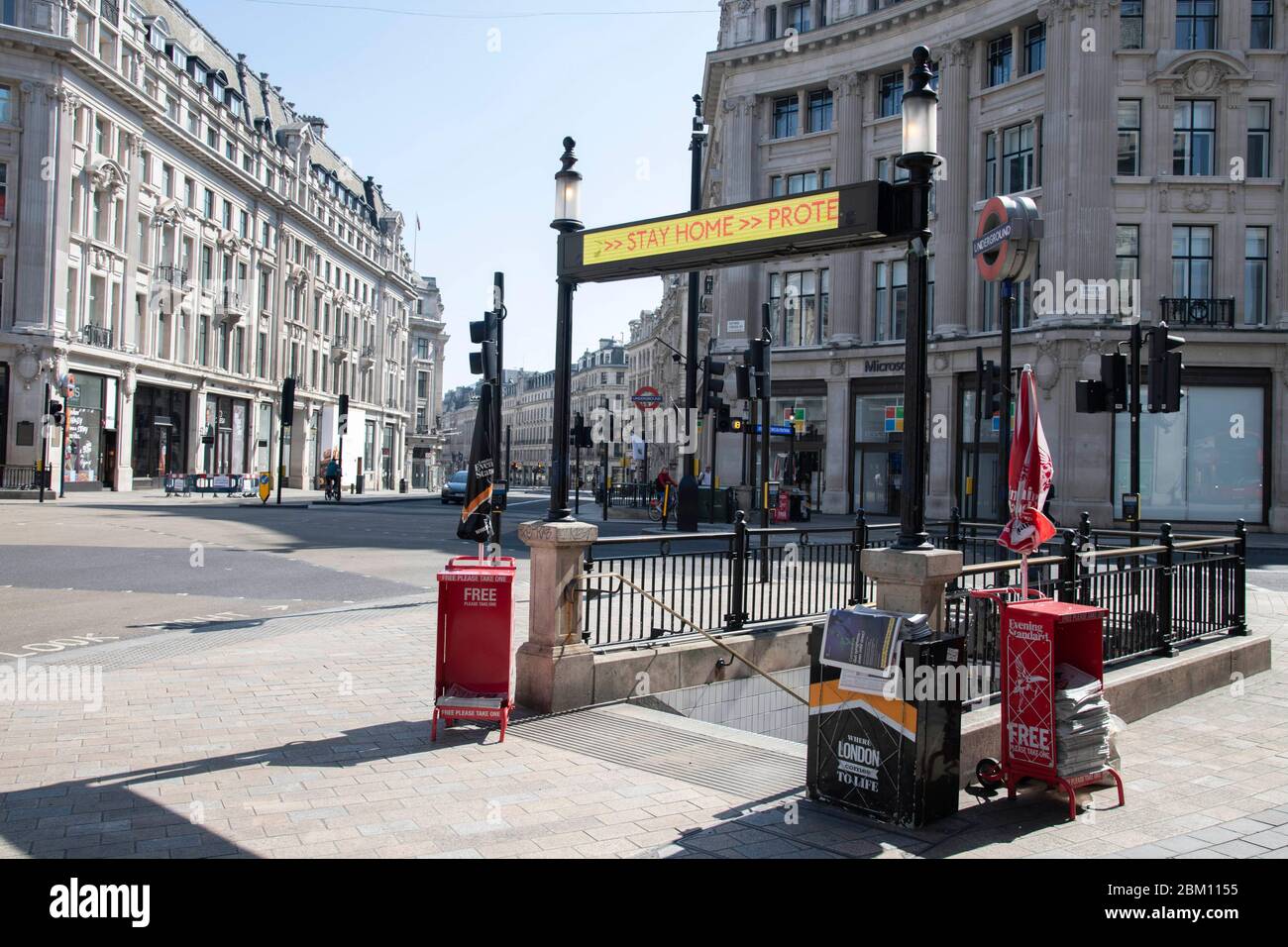 London, Grossbritannien. Mai 2020. Oxford Circus - Londons Straßen und Sehenswürdigkeiten sind aufgrund der Sperrung des Corona-Virus verlassen. London, 05.05.2020 Quelle: dpa/Alamy Live News Stockfoto
