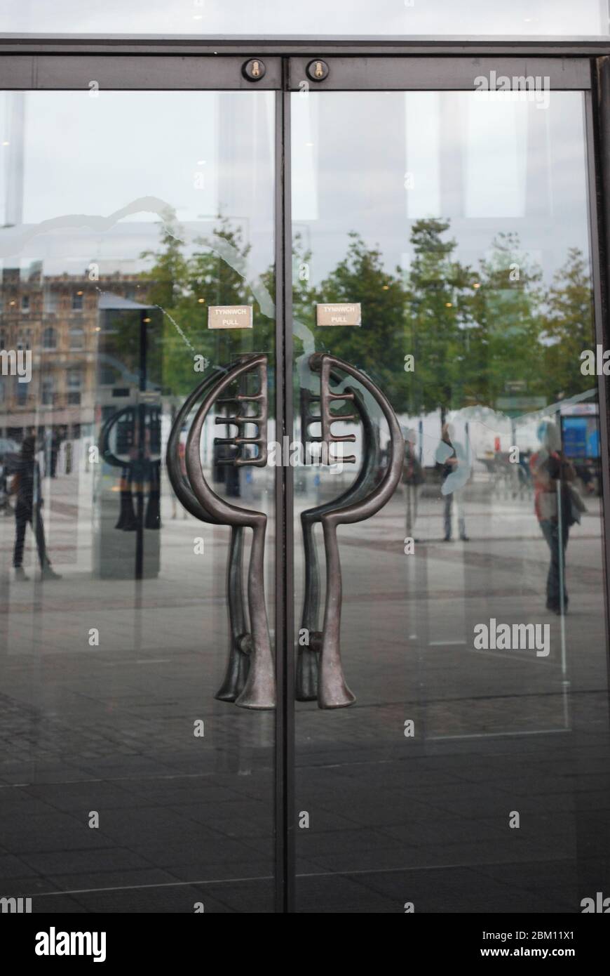 Reentwicklung Arts Centre Slate Copper Wales Millennium Centre, Bute Place, Cardiff CF10 5AL von Percy Thomas Partnership Jonathan Adams Stockfoto