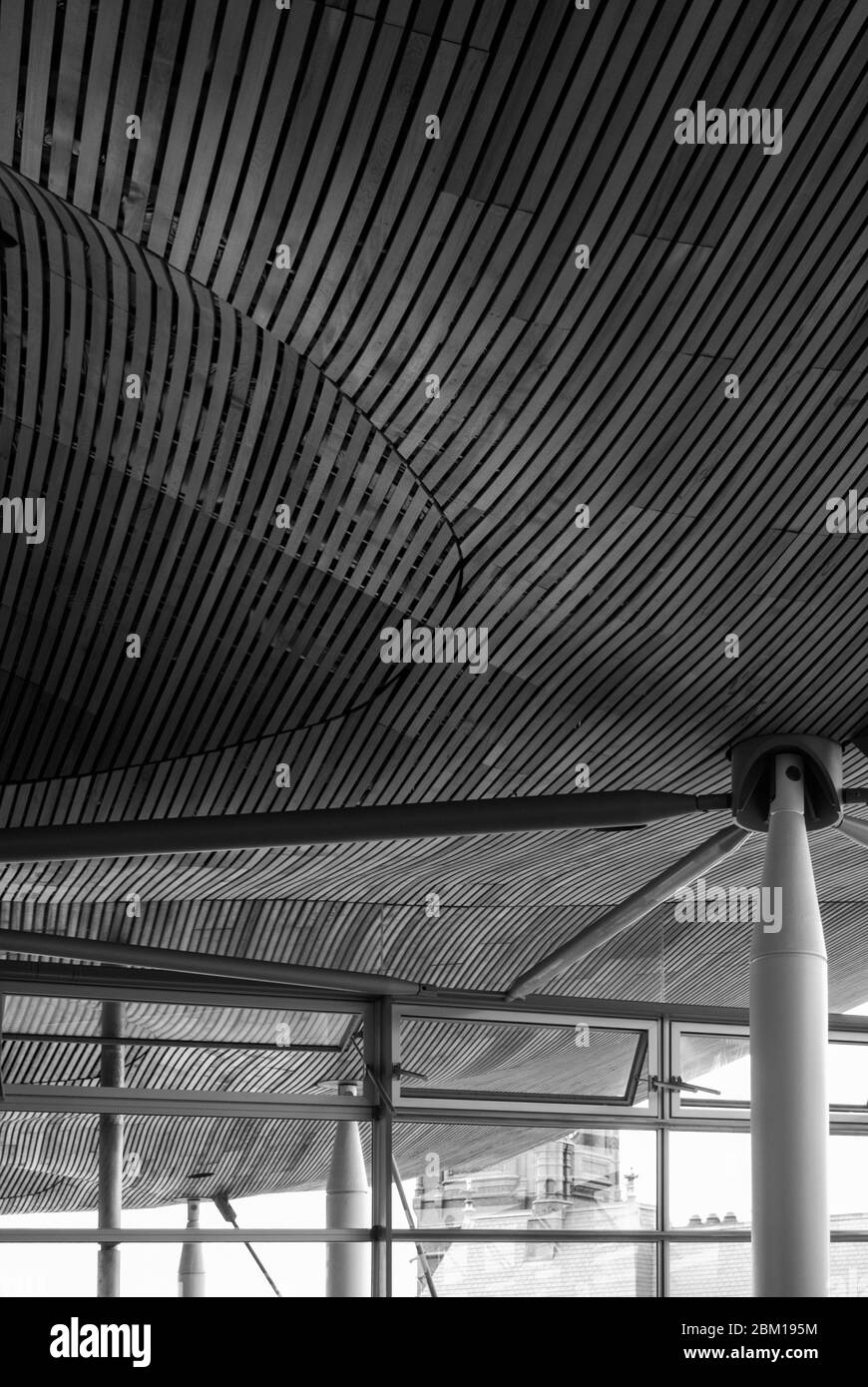 Reentwicklung Arts Centre Slate Copper Wales Millennium Centre, Bute Place, Cardiff CF10 5AL von Percy Thomas Partnership Jonathan Adams B&W Stockfoto