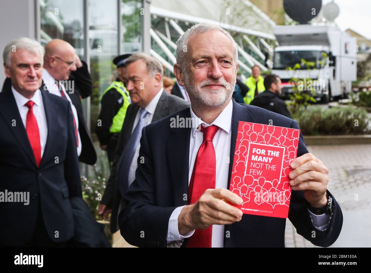 Labour-Chef Jeremy Corbyn startet das Manifest der Allgemeinen Wahlen der Labour Party 2017 bei einer Veranstaltung an der Bradford University in West Yorkshire. Stockfoto