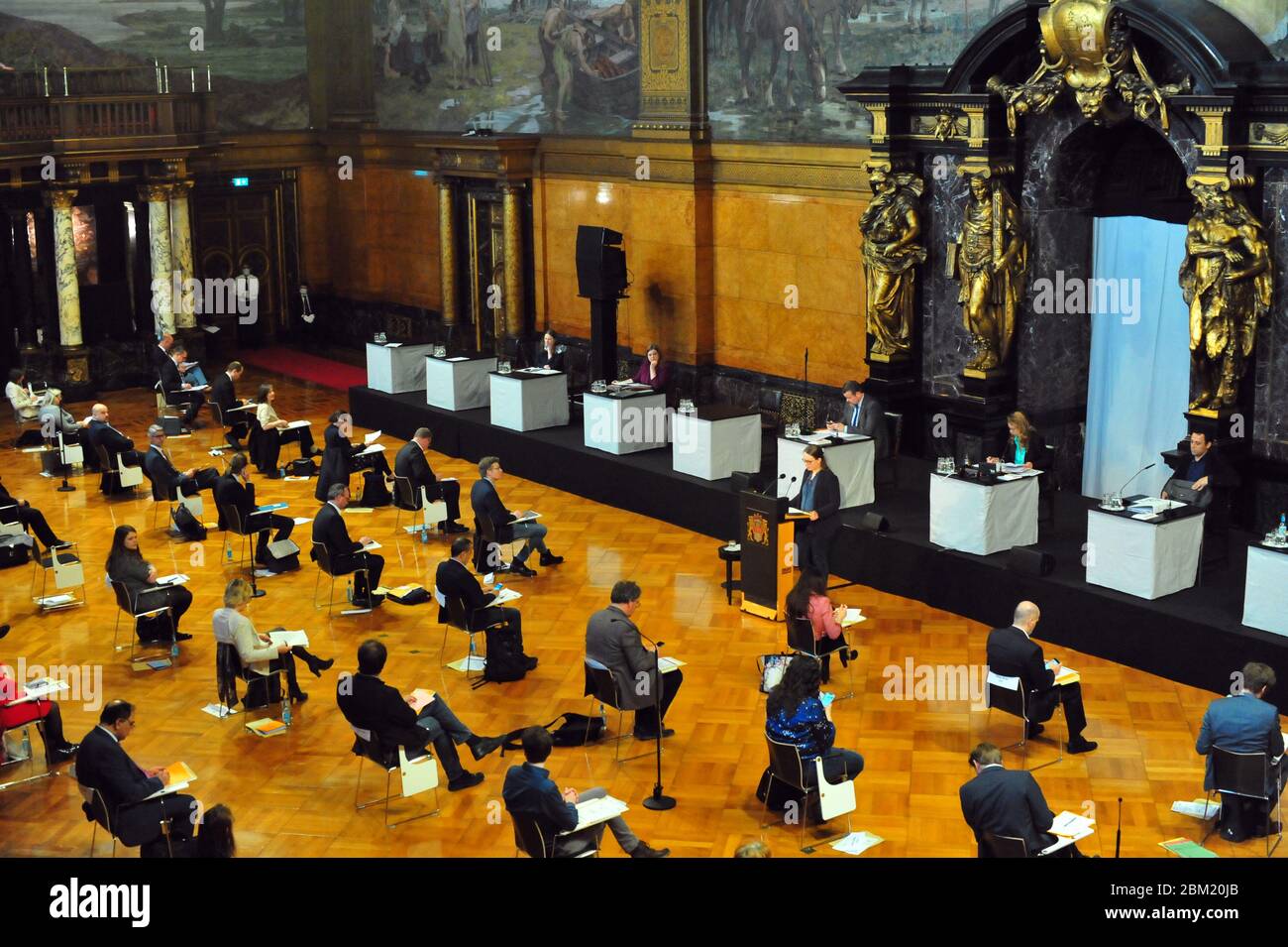 Hamburger Bürgerschaft Plenarsitzung um 06 Uhr. Mai 2020 im Rathaus. Stockfoto