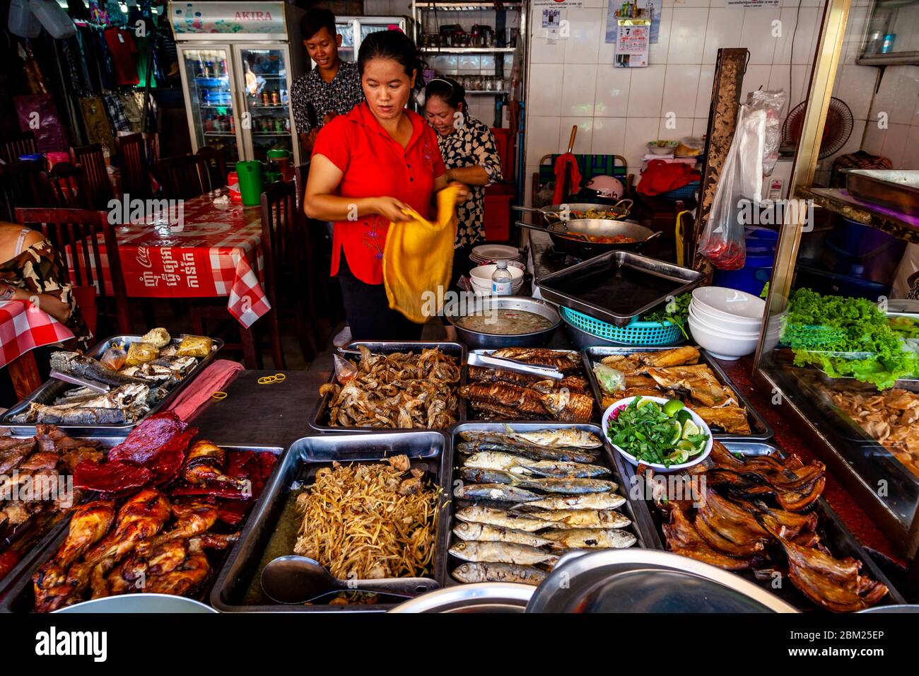 Restaurant Kochkost Display, Siem Reap, Siem Reap Provinz, Kambodscha. Stockfoto