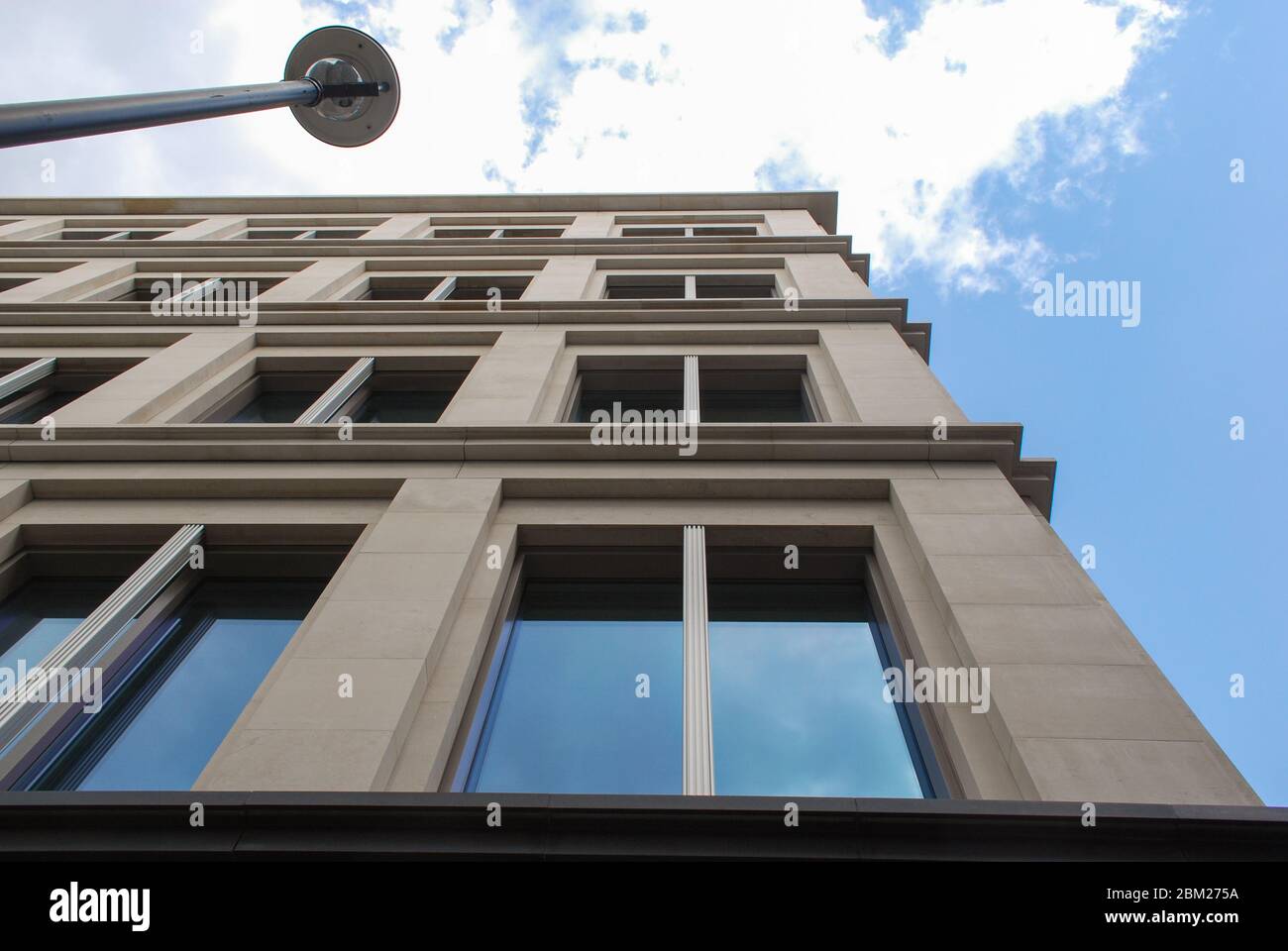 Stone Architecture Glas Moderne Fassade 23 Savile Row, London, W1S 2ET von Eric Parry Architects Stockfoto