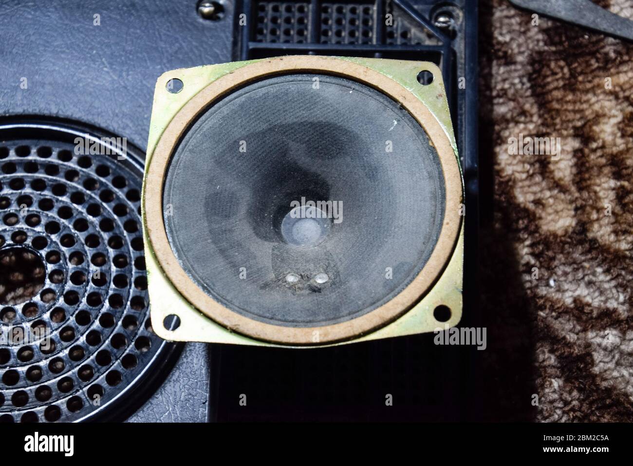 Hochfrequenz-Lautsprecher sowjetische gemacht 3GD-31, 5 GDV-1-8 .  Überarbeitung und Reparatur der Vintage-Akustik Stockfotografie - Alamy