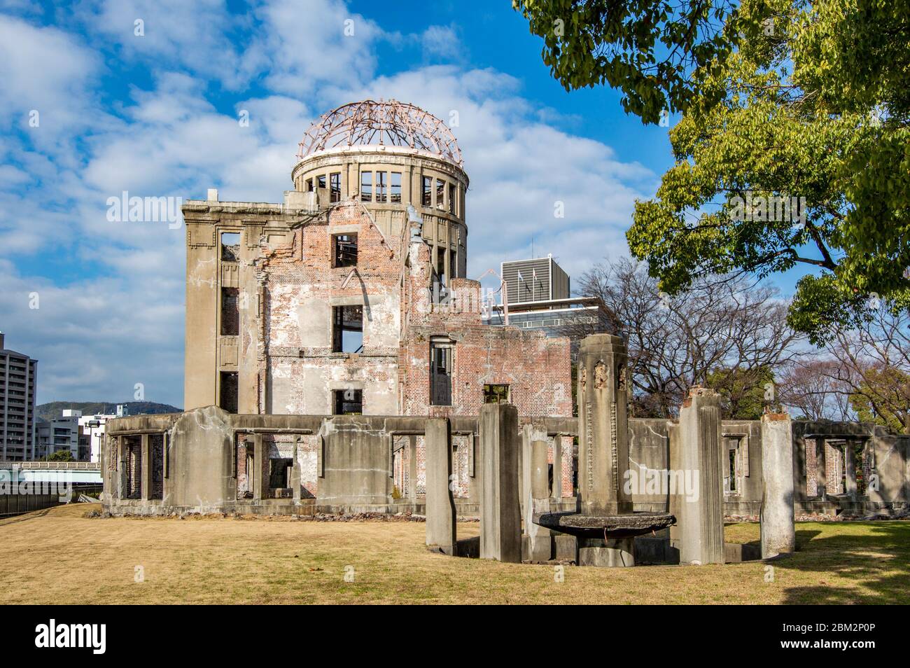 Hiroshima / Japan - 21. Dezember 2017: Atombombendom am Friedensdenkmal Hiroshima, UNESCO-Weltkulturerbe, Gedenkstätte für die Opfer von Atomangriffen Stockfoto