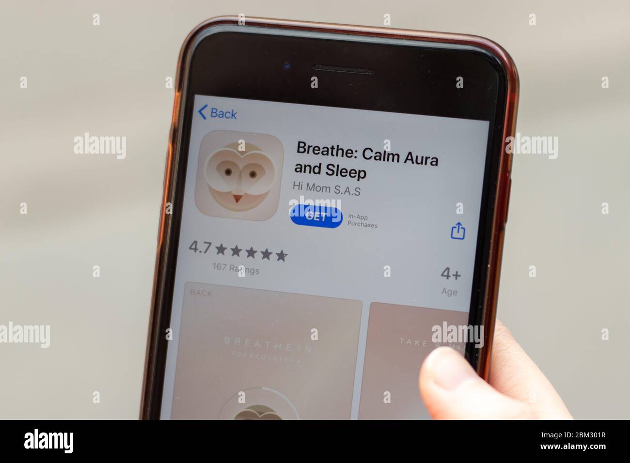 New York, USA - 1. Mai 2020: Breathe Calm Aura und Sleep App-Logo Nahaufnahme auf dem Telefonbildschirm, illustrative Editorial Stockfoto
