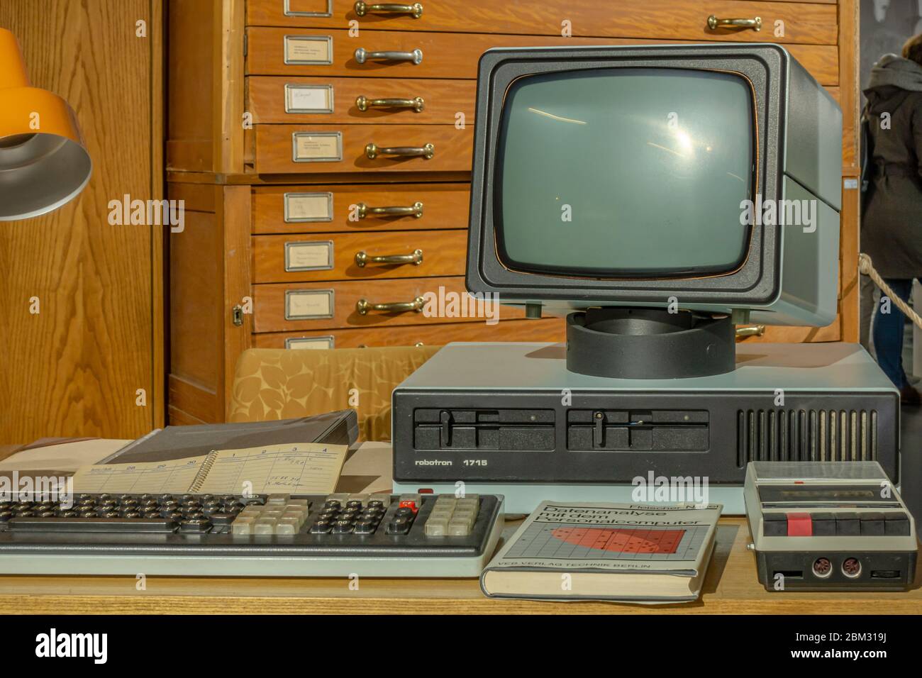 Alter Robotron 1715 Computer im DDR Museum Dresden, Sachsen, Deutschland  Stockfotografie - Alamy