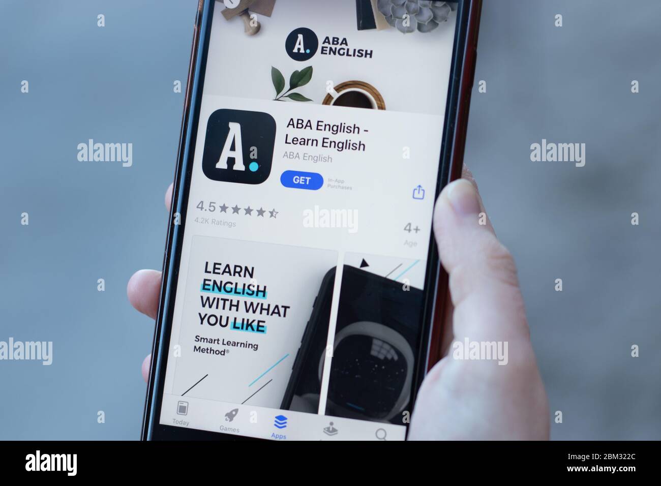 New York, USA - 1. Mai 2020: ABA Englisch App lernen Logo Nahaufnahme auf dem Handy-Bildschirm, illustrative Editorial Stockfoto