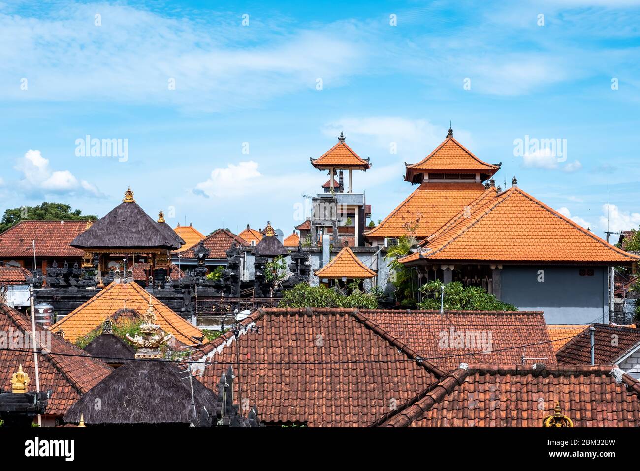 Luftaufnahme Landschaft von Ubud und Häuser von Bali, traditionelle Architektur von Bali Insel Stockfoto