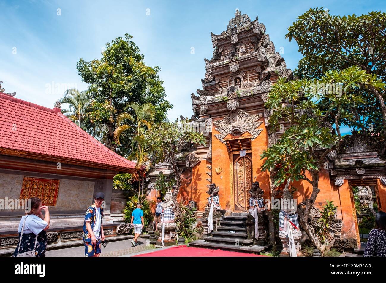 Name dieses Ortes Ubud Palace es ist bekannt als Ubud Königspalast und lokalen Namen ist ' Puri Saren Agung ' Stockfoto