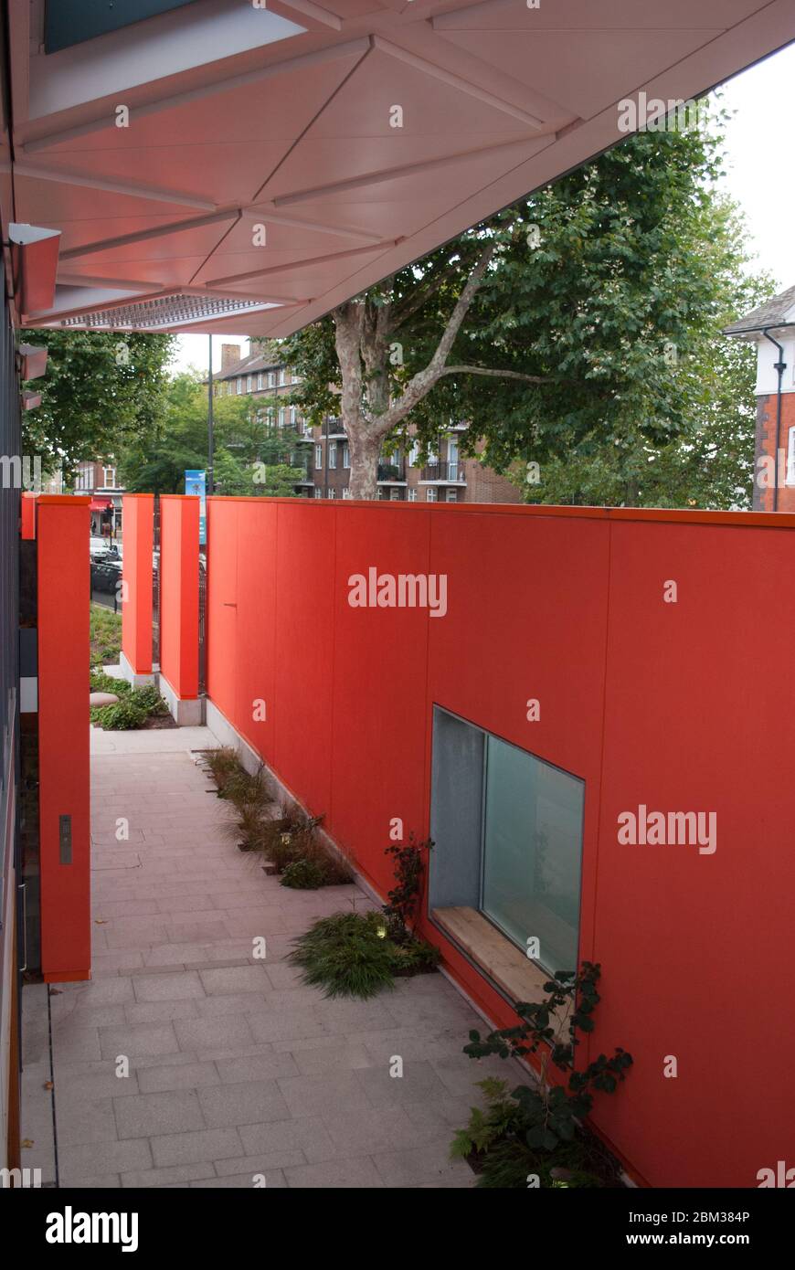 Modernes Gesundheitswesen Maggie's Centre, Charing Cross Hospital, Fulham Palace Road, London, W6 8RF von Rogers Stirk Harbour & Partners Stockfoto