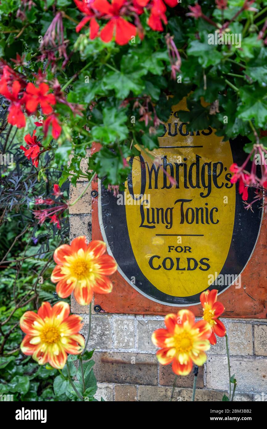 Werbeschild an der Arley Station auf der Severn Valley Railway Stockfoto