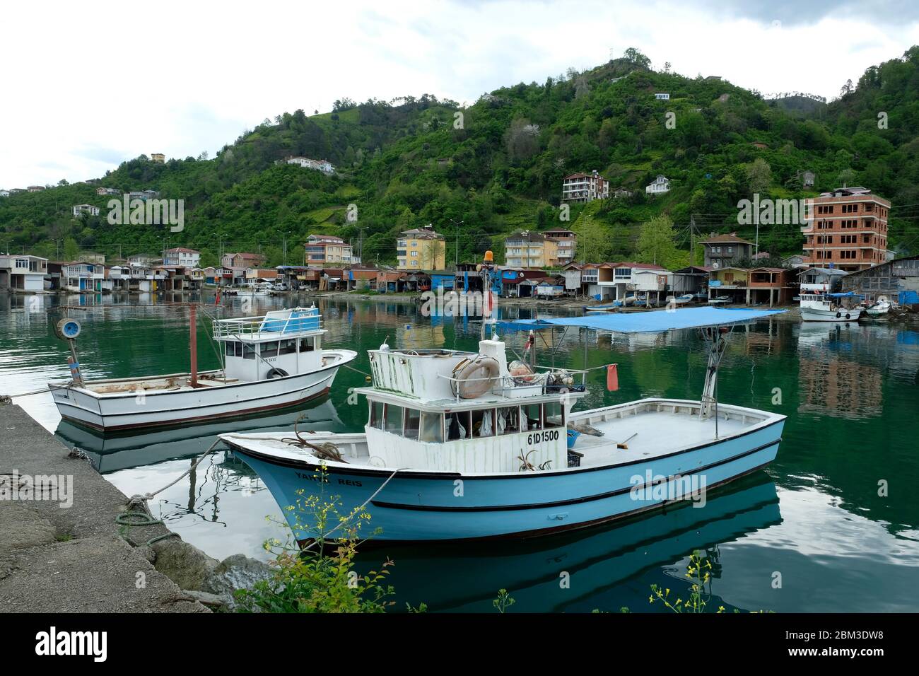 Trabzon Provinz Sürmene Bezirk balıklı Dorf Hafen Stockfoto