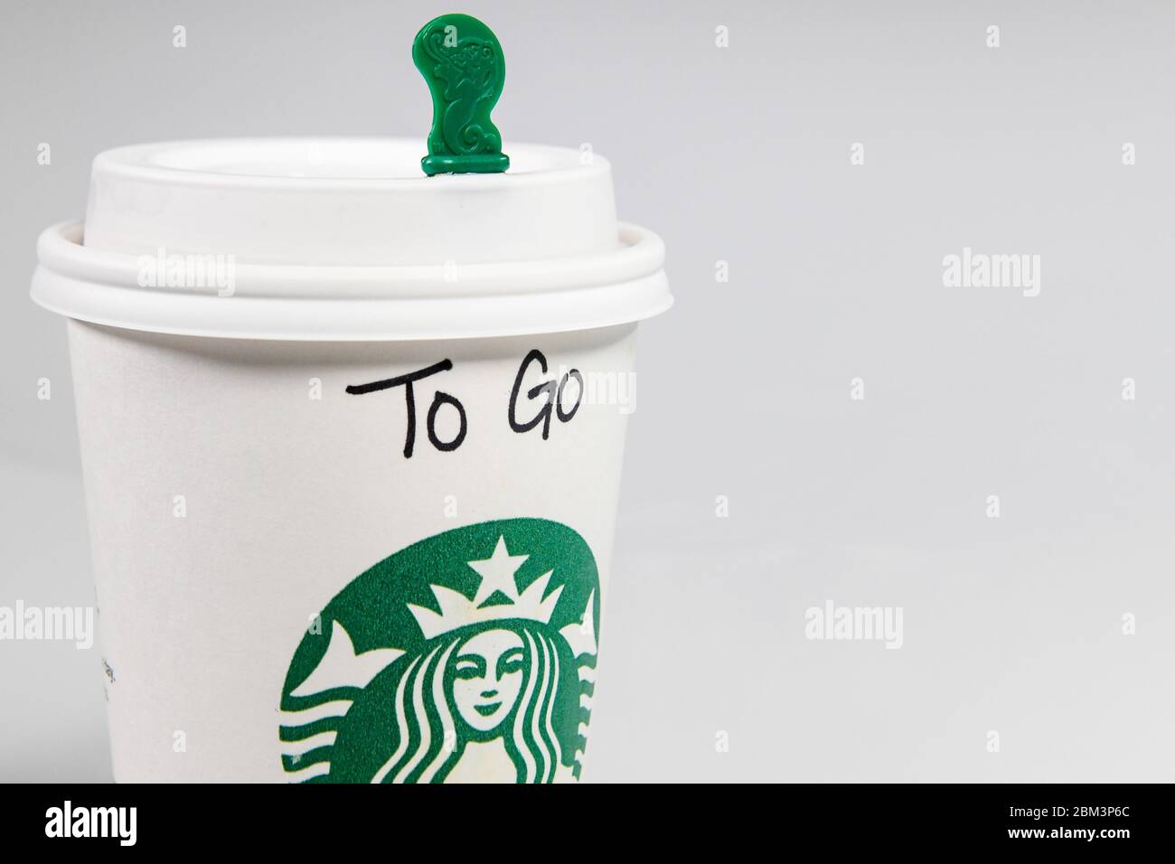 Starbucks Tassen - Starbucks Trinkbecher Stockfoto