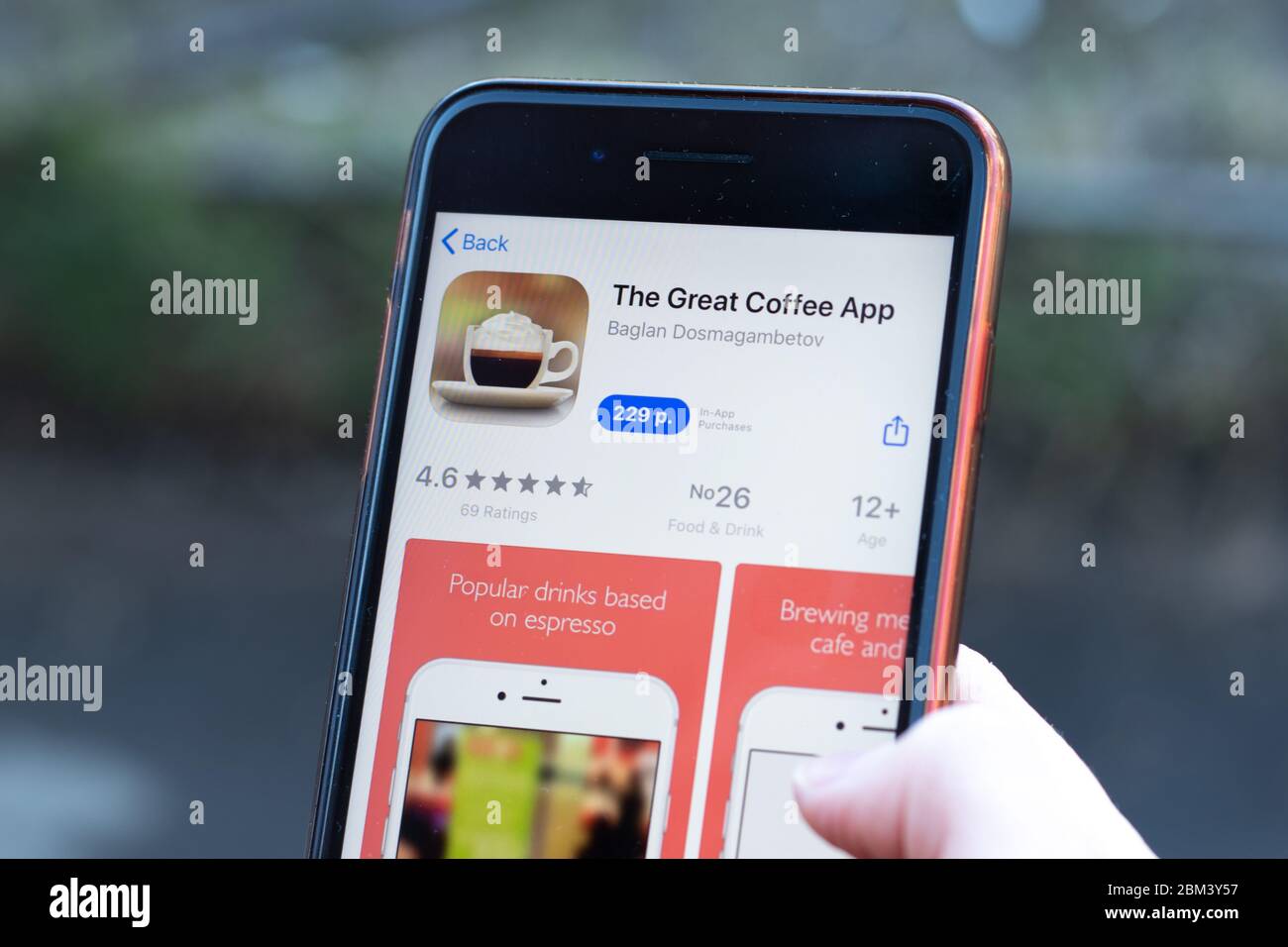 New York, USA - 1. Mai 2020: Das Logo der Great Coffee App Nahaufnahme auf dem Bildschirm, illustrative Editorial Stockfoto