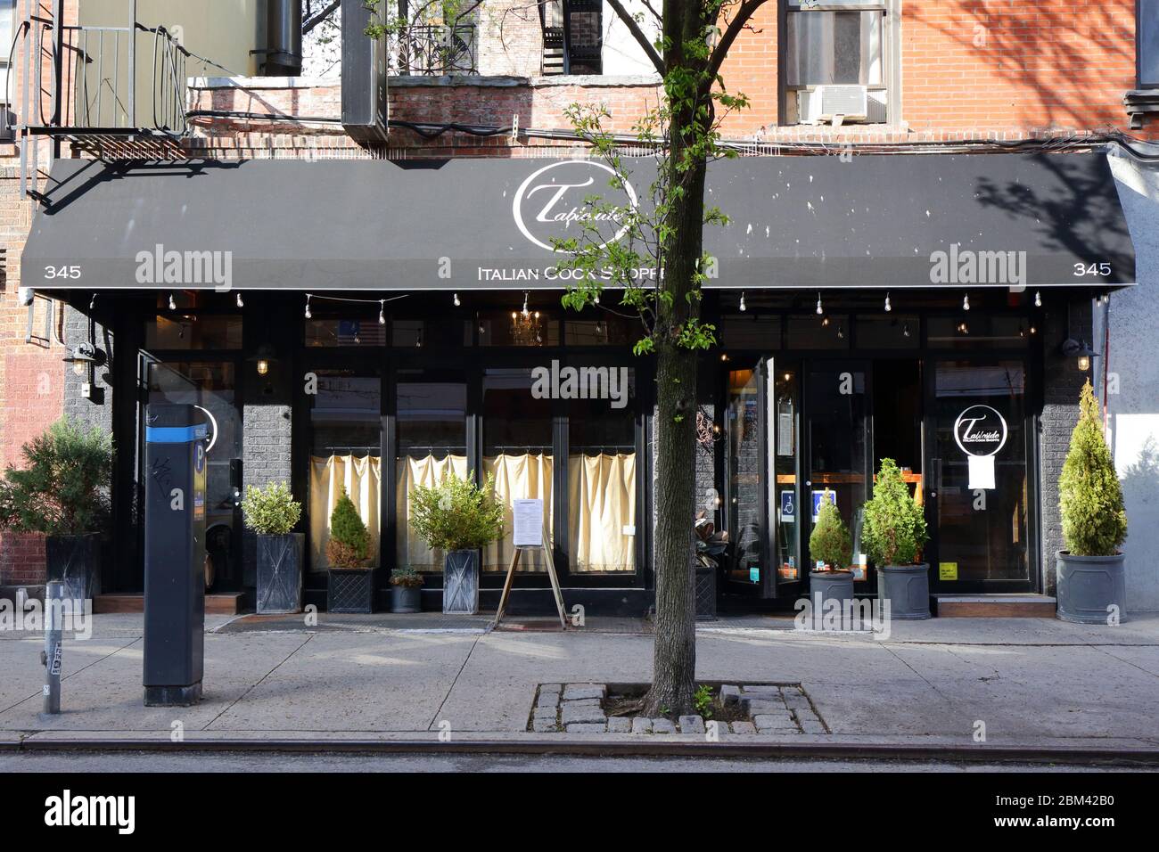 Tischansicht des italienischen Cook Shoppe, 345 East 6. Street, New York, NYC Foto von einem italienischen Restaurant im East Village von Manhattan. Stockfoto