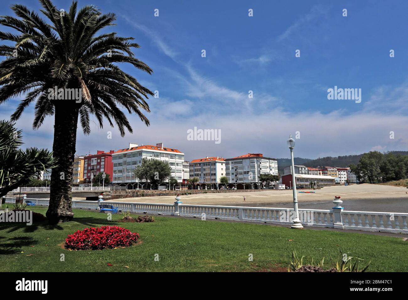 Promenade und Praia Da Madalena, Cedeira, Galicien, Spanien Stockfoto