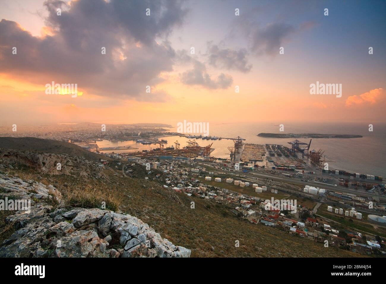 Ansicht des Containerhafens in Piräus, Athen. Stockfoto
