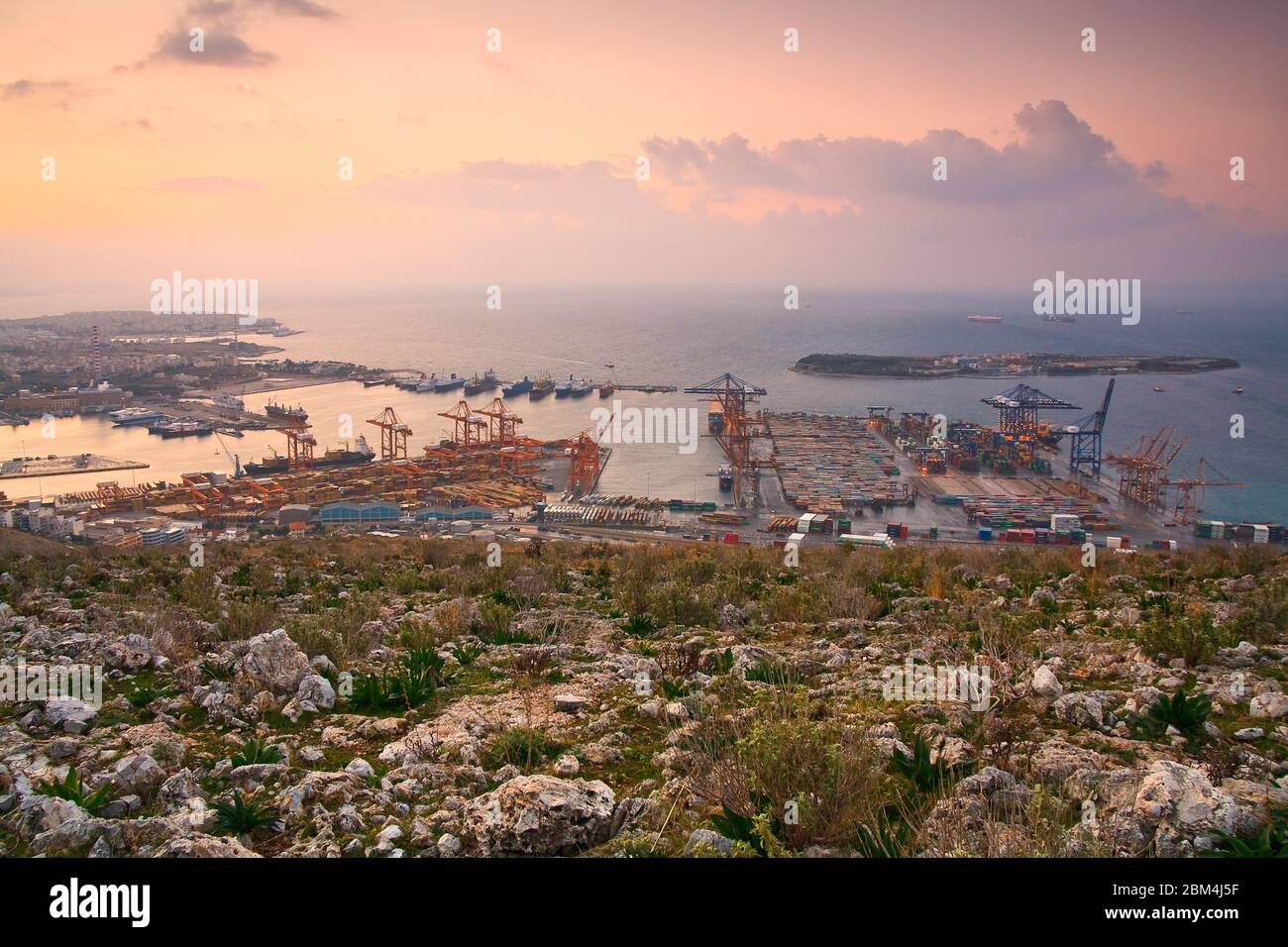 Ansicht des Containerhafens in Piräus, Athen. Stockfoto