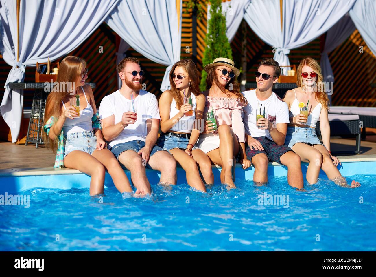 Sommertag Am Pool Sommertag Am Pool