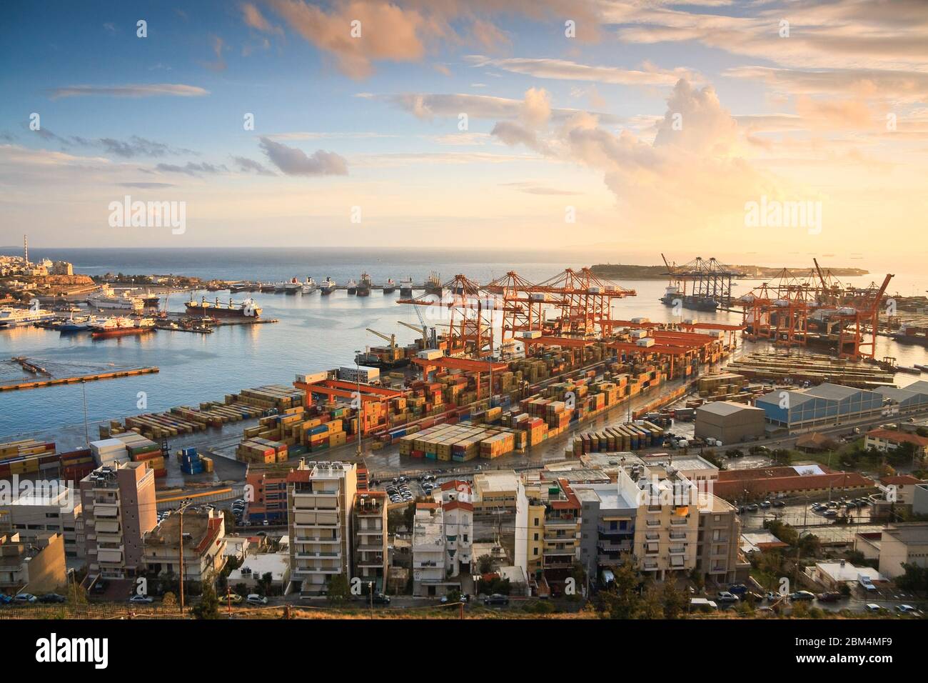 Ansicht des Containerhafens in Piräus, Athen. Stockfoto