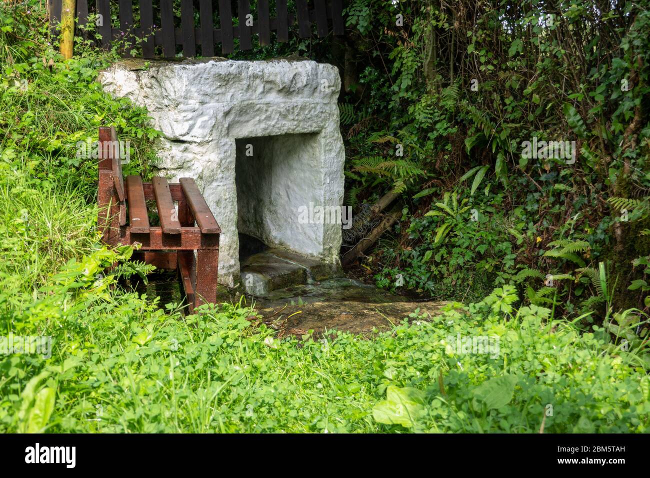 Drumod Sulphur SPA - Mineralbrunnen, Swanlinbar, Irland Stockfoto