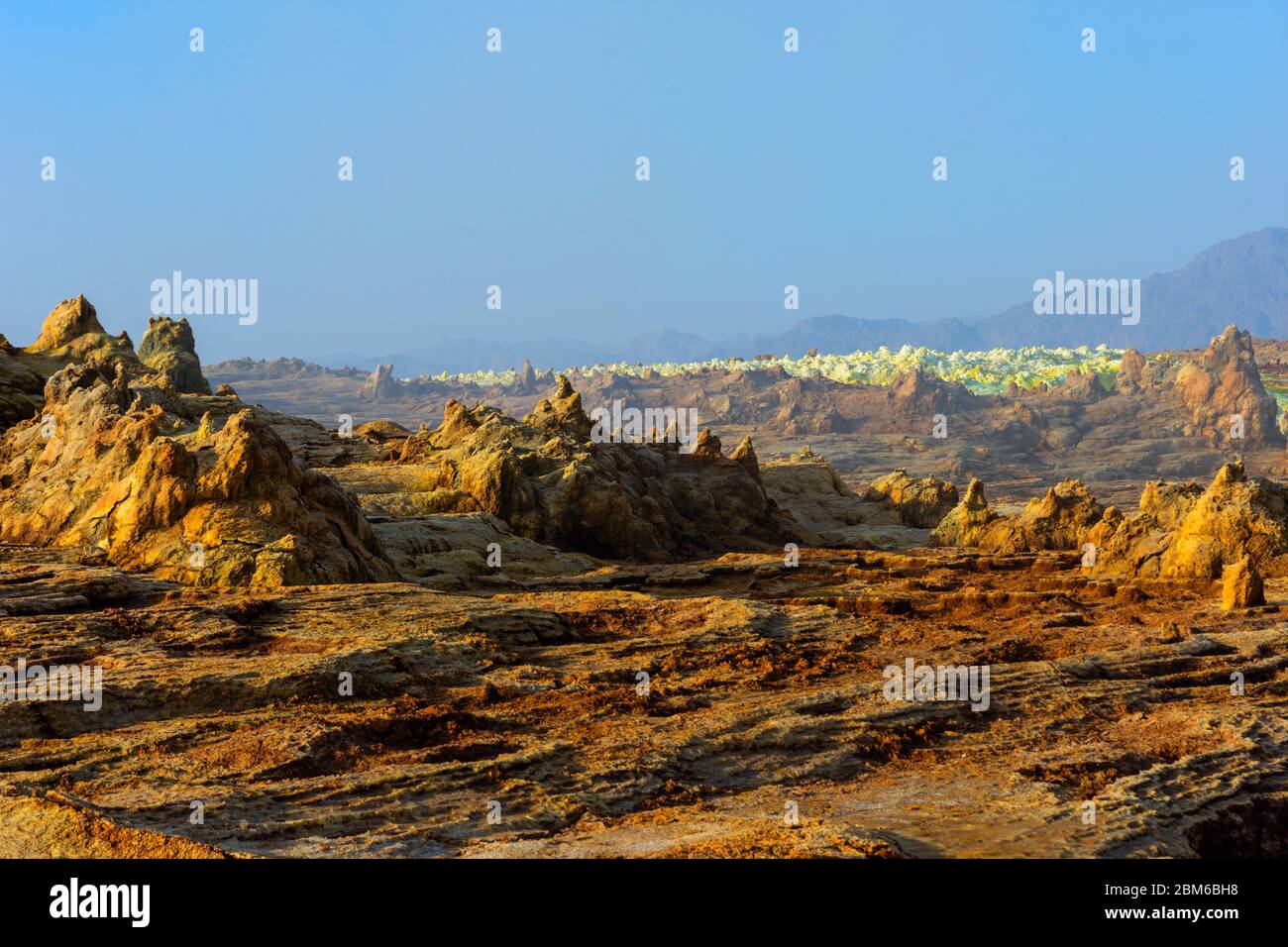 Bunte Landschaft von Dallol terrestrischen Hydrothermalsystem in Danakil Wüste, Äthiopien Stockfoto Bunte Landschaft von Dallol terrestrischen Hydrothermalsystem in Danakil Wüste, Äthiopien Stockfoto