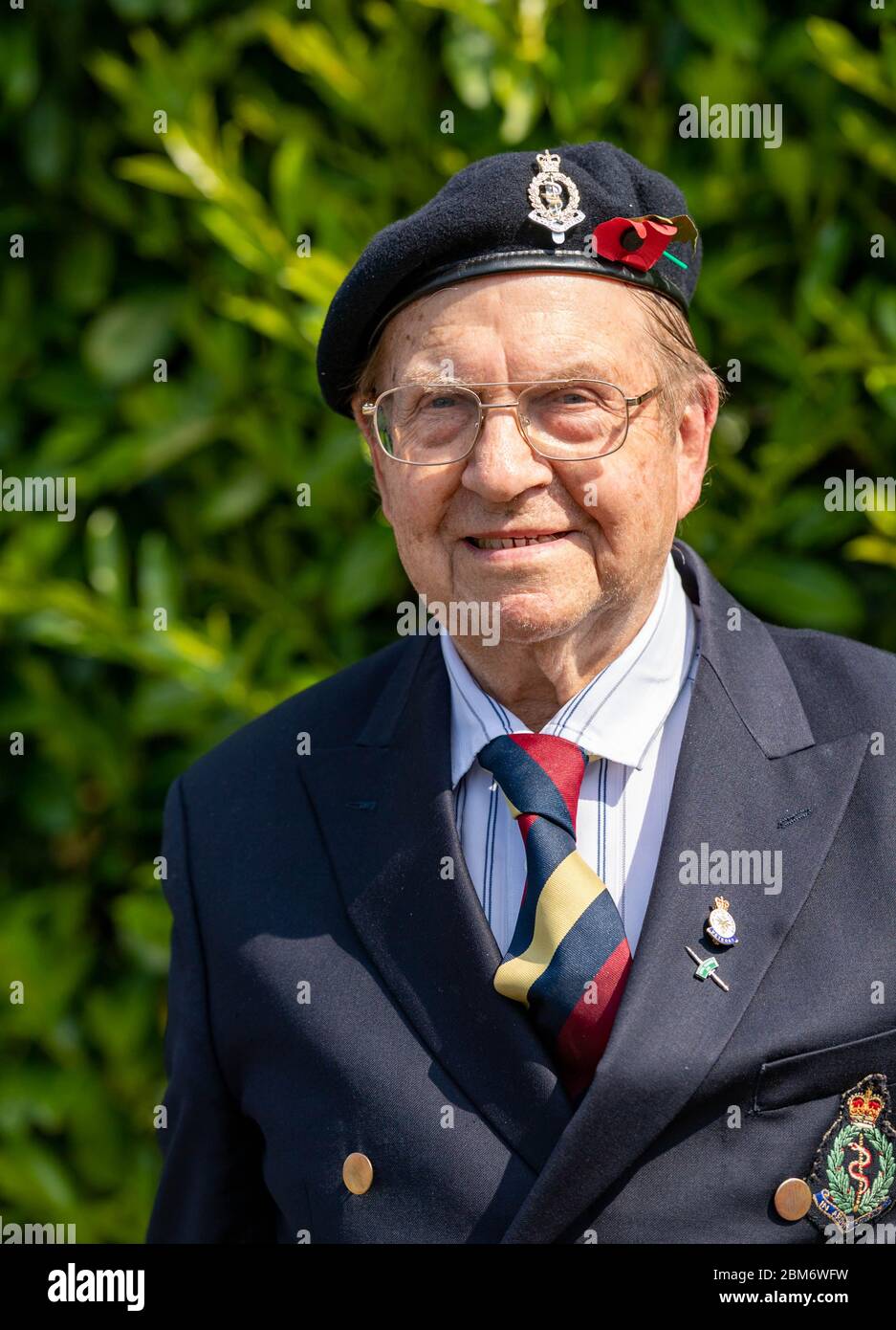 Brentwood Essex, Großbritannien. Mai 2020. VE Day ehemaliger Korporal Peter J Elgar vom Royal Army Medical Corps 1955-1958 diente in britischen Militärkrankenhäusern in Münster, Berlin Iserlohn, Credit: Ian Davidson/Alamy Live News Stockfoto