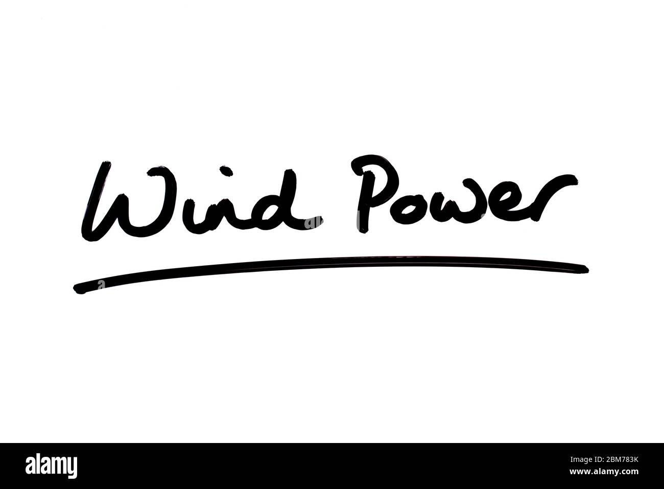 Windkraft handgeschrieben auf weißem Hintergrund. Stockfoto