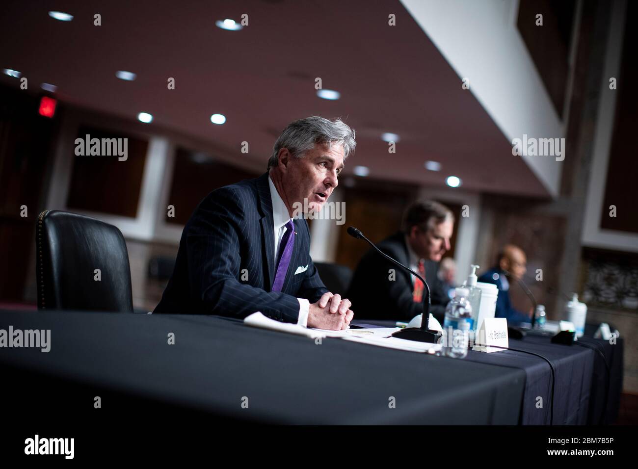 Kenneth Braithwaite, der Kandidat von US-Präsident Donald J. Trump für den Marine-Sekretär, spricht während einer Anhörung des Armed Services Committee des US-Senats in Washington, DC, USA, am Donnerstag, den 7. Mai 2020. Die Ausschussmitglieder können Braithwaite fragen, ob das Ziel der Verwaltung, eine Flotte von 355 Schiffen im nächsten Jahrzehnt zu erreichen, im Vergleich zu heute 299, angesichts der Kostenbeschränkungen realistisch ist. Kredit: Al Drago/Pool über CNP/MediaPunch Stockfoto