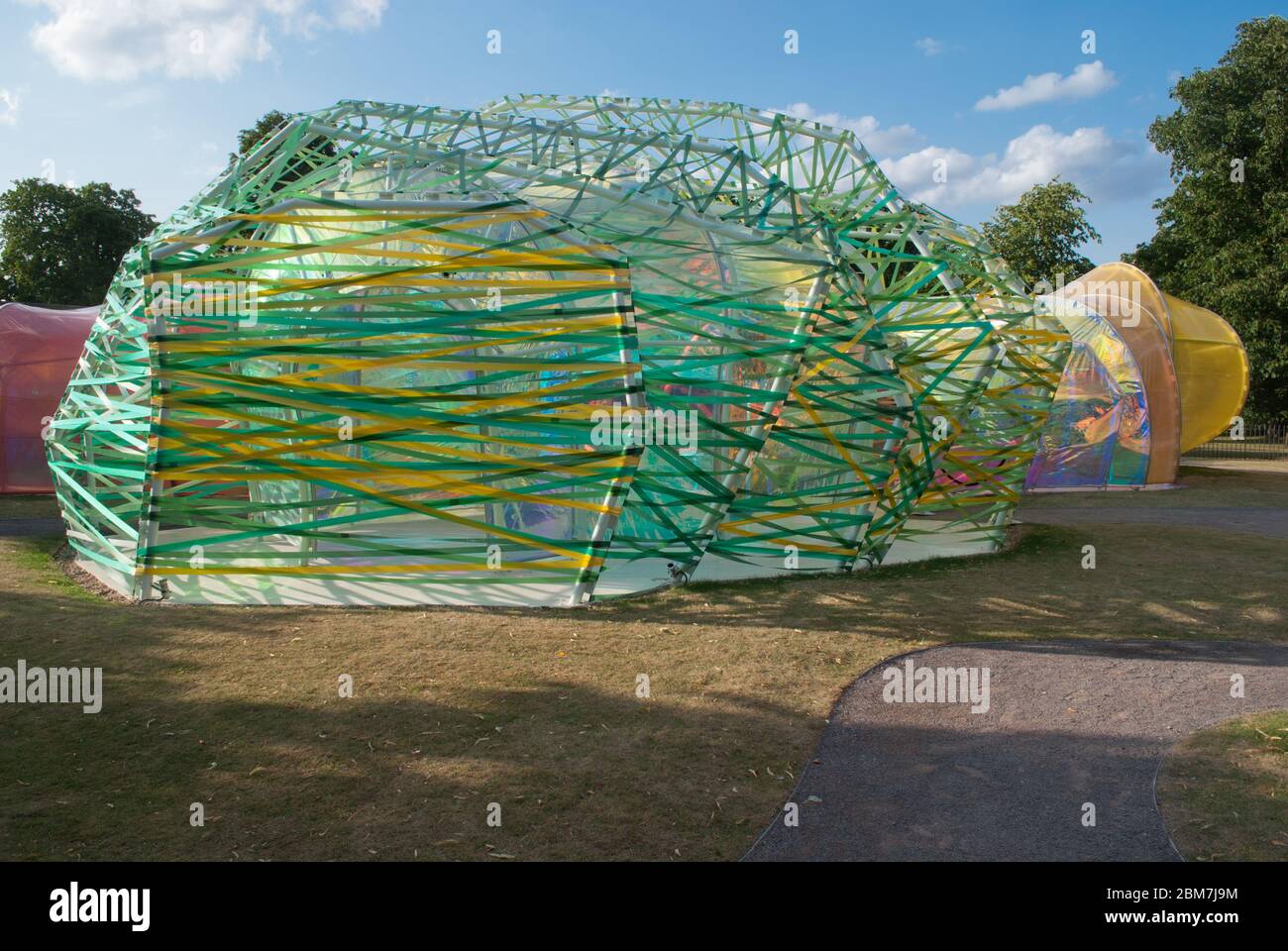 Sommerhauptpavillon Serpentine Galleries Serpentine Pavilion 2015, Kensington Gardens, London, W2 3XA von Selgascano Jose Selgas Lucia Cano Stockfoto