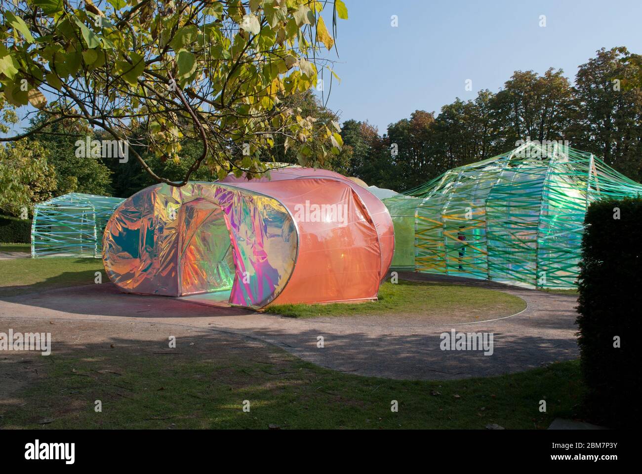 Sommerhauptpavillon Serpentine Galleries Serpentine Pavilion 2015, Kensington Gardens, London, W2 3XA von Selgascano Jose Selgas Lucia Cano Stockfoto