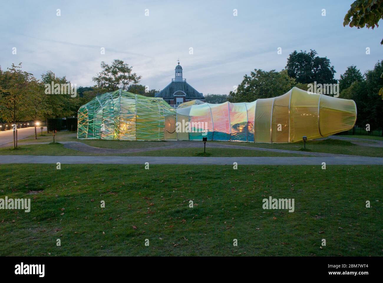 Sommerhauptpavillon Serpentine Galleries Serpentine Pavilion 2015, Kensington Gardens, London, W2 3XA von Selgascano Jose Selgas Lucia Cano Stockfoto