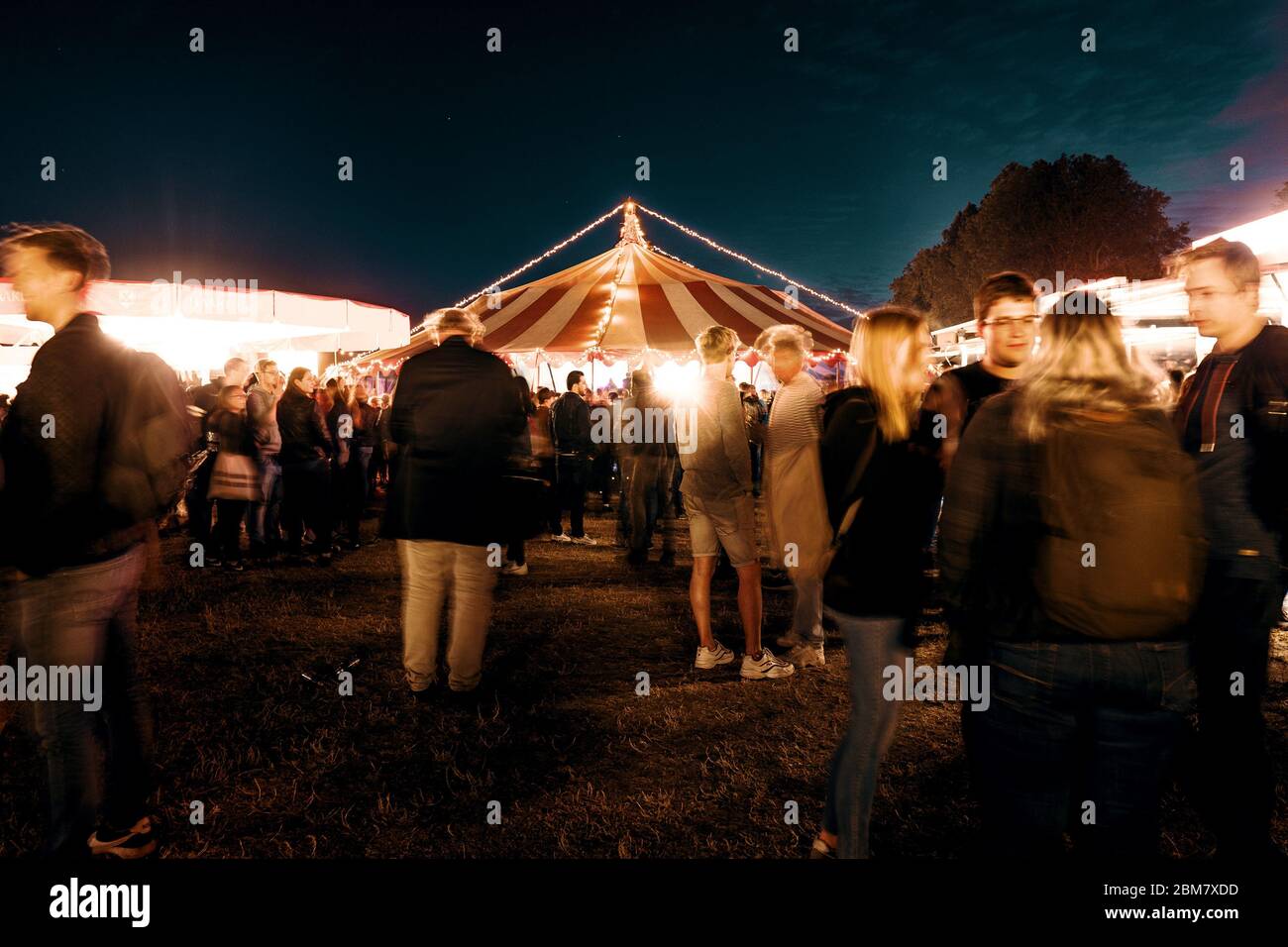 festival bei Nacht in Bremen Deutschland Stockfoto