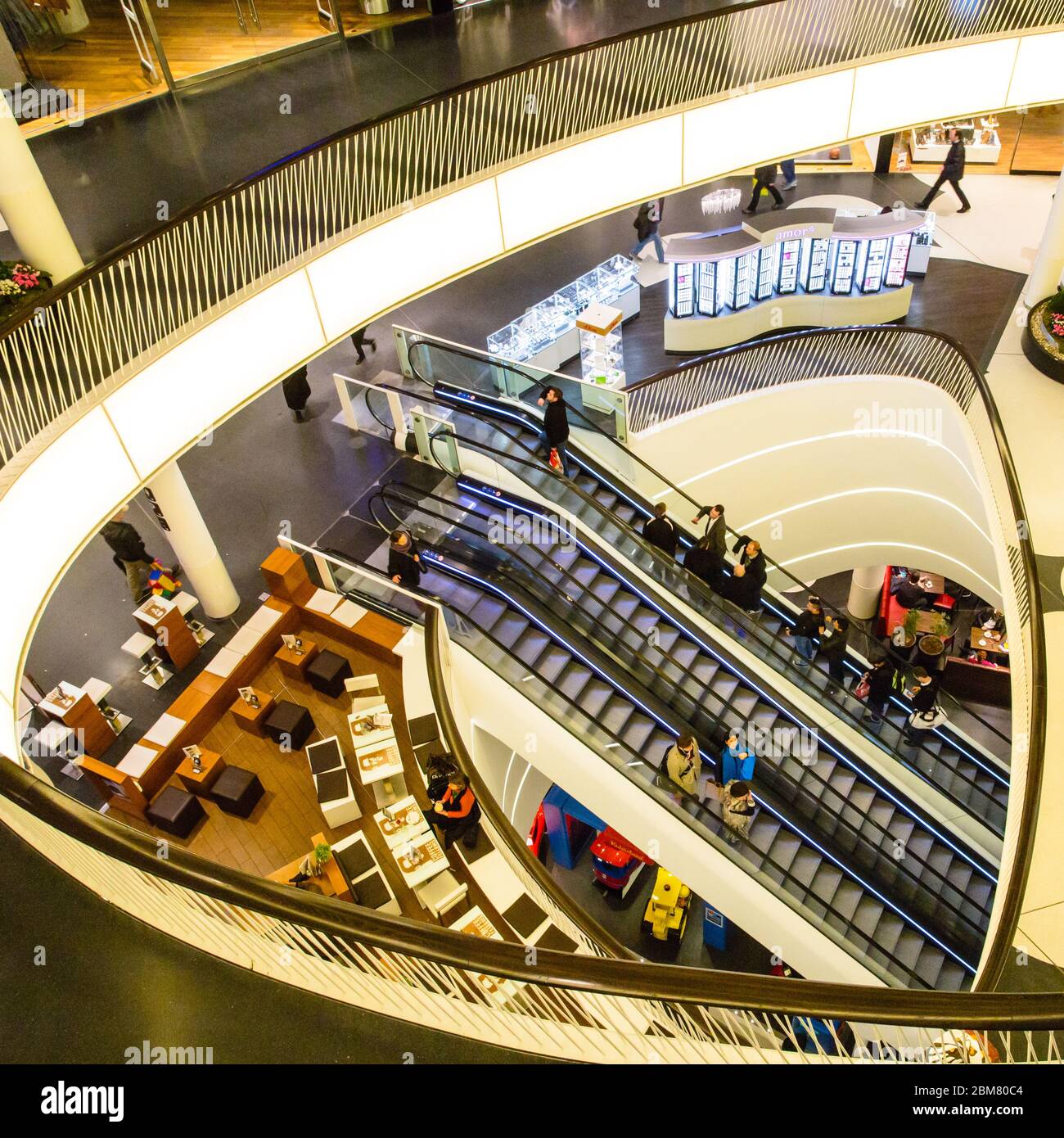 Detail der MyZeil Mall in Frankfurt am Main, Hessen. MyZeil ist ein Einkaufszentrum im Zentrum von Frankfurt. Stockfoto