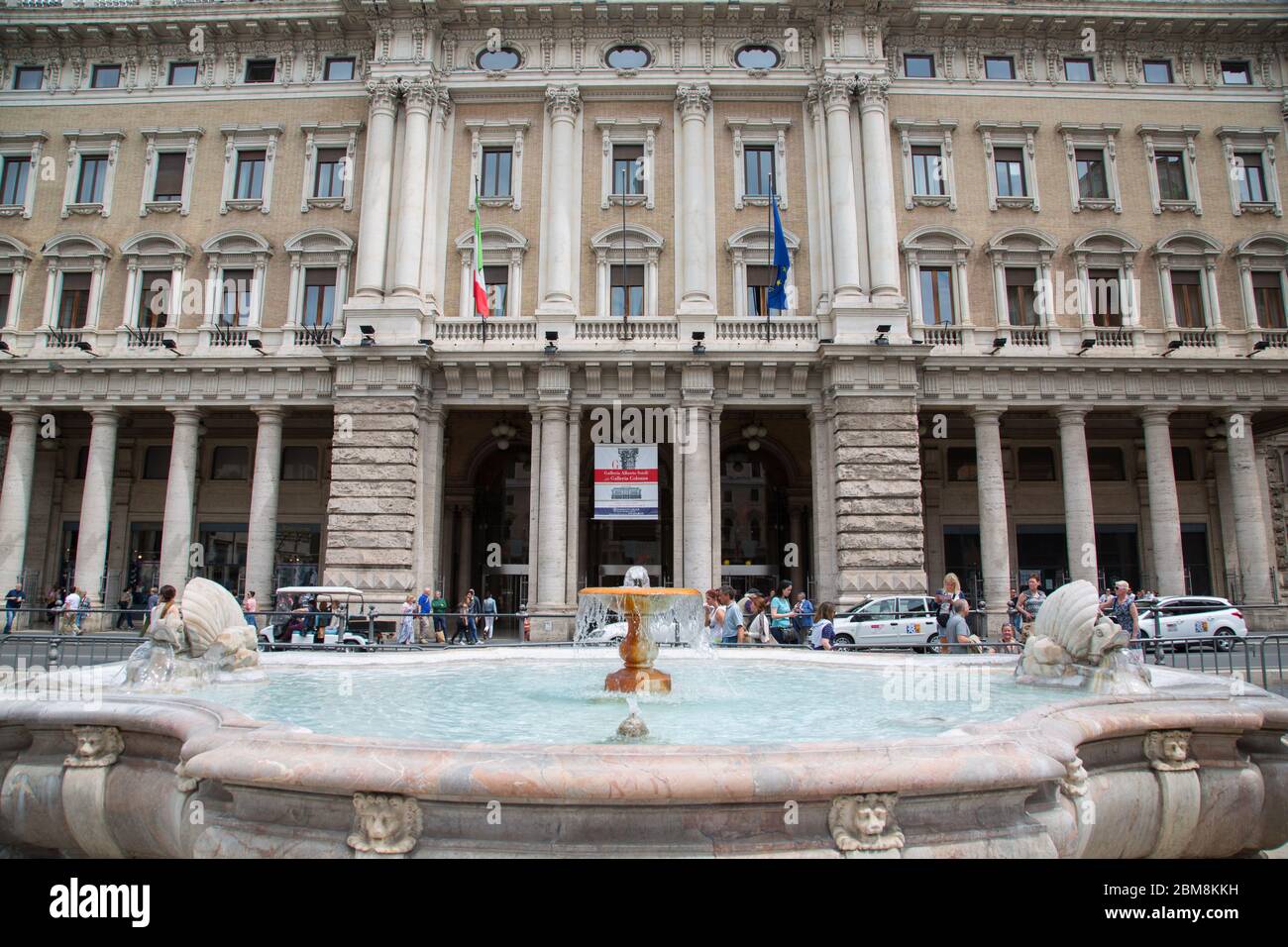 Ansicht der Galleria Alberto Sordi, Rom, Latium, Italien, Europa Stockfoto