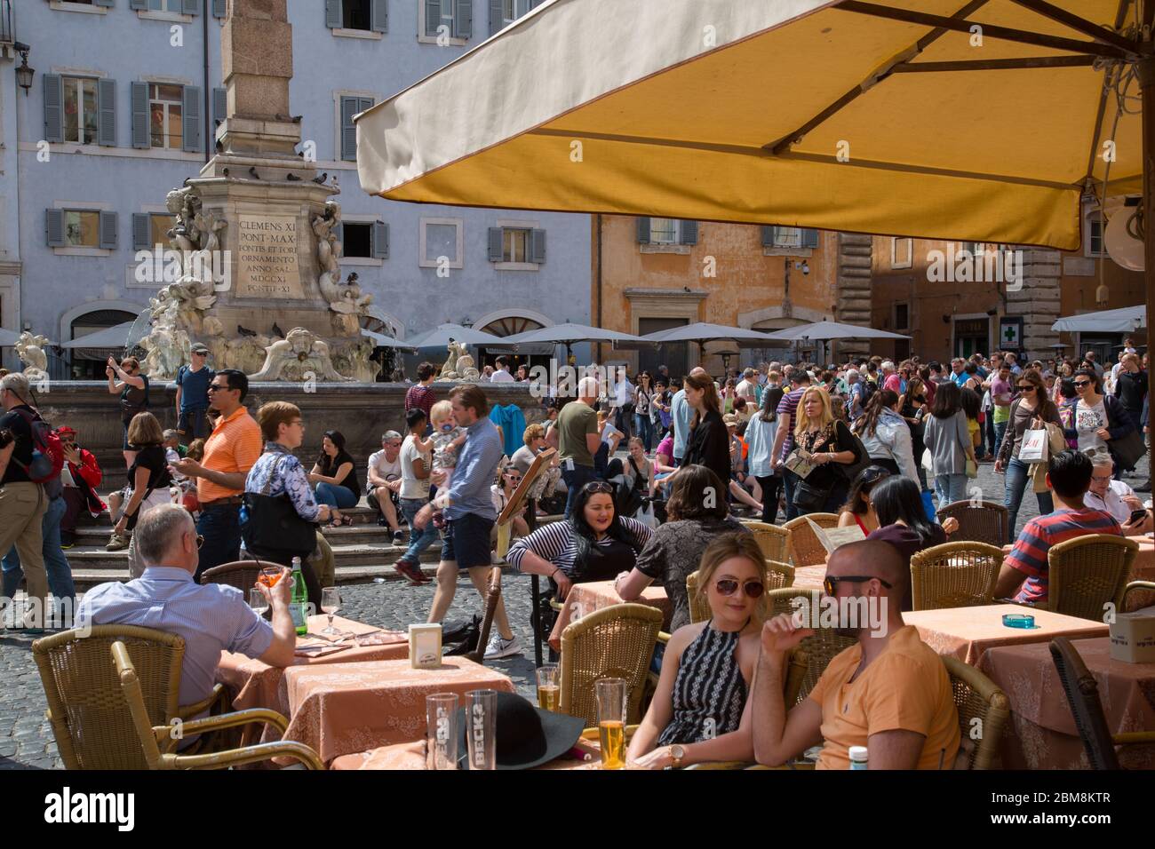 Blick auf Piazza della Rotonda, Restaurants, Rom, Latium, Italien, Europa Stockfoto