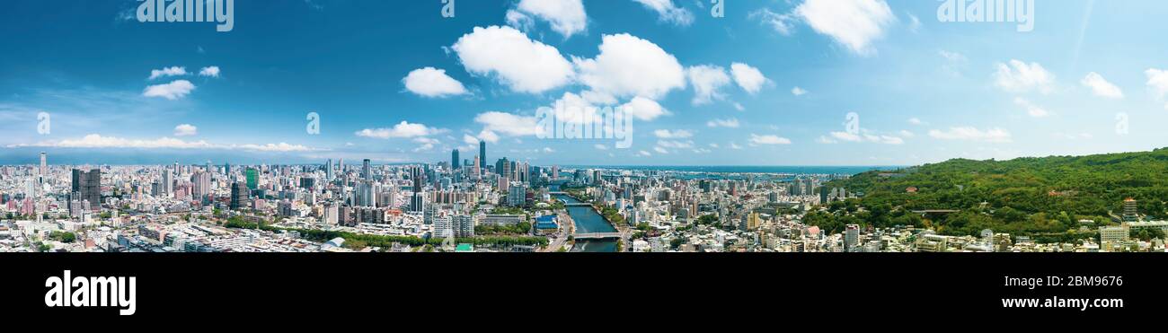 Luftaufnahme des Liebesflusses und der Stadt kaohsiung. Taiwan Stockfoto