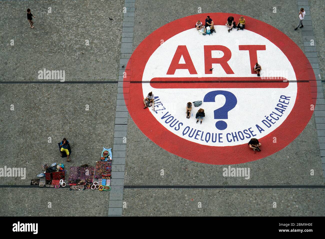 Luftaufnahme des Place Georges Pompidou vor dem Gebäude des Centre Pompidou.Paris.Frankreich Stockfoto