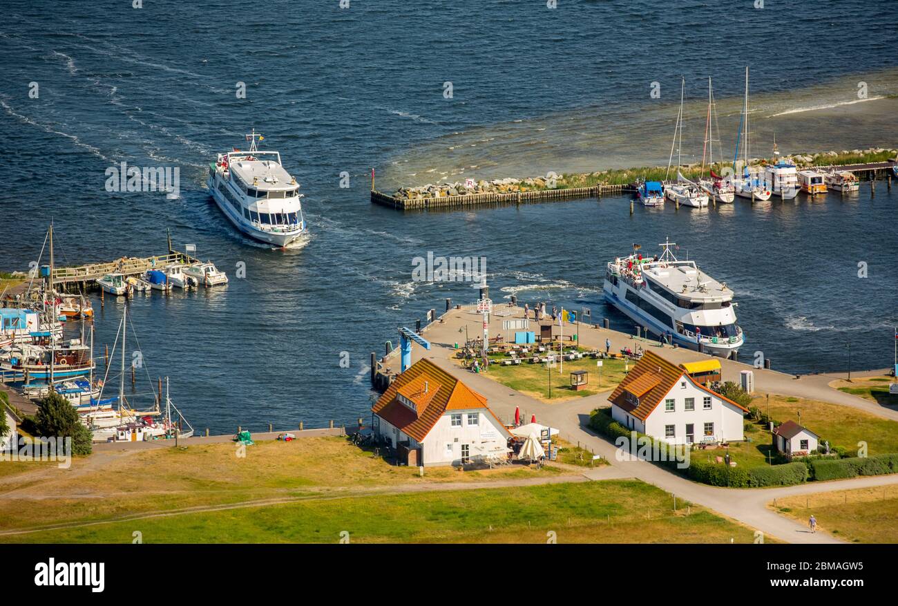 , Hafen Neuendorf am Hiddensee, 05.06.2016, Luftaufnahme, Deutschland, Mecklenburg-Vorpommern, Neuendorf, Hiddensee Stockfoto