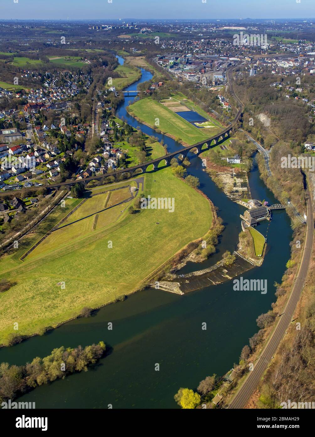 , Wasserkraftwerk Hohenstein und Ruhrviadukt in Witten, 27.03.2017, Luftaufnahme, Deutschland, Nordrhein-Westfalen, Ruhrgebiet, Witten Stockfoto
