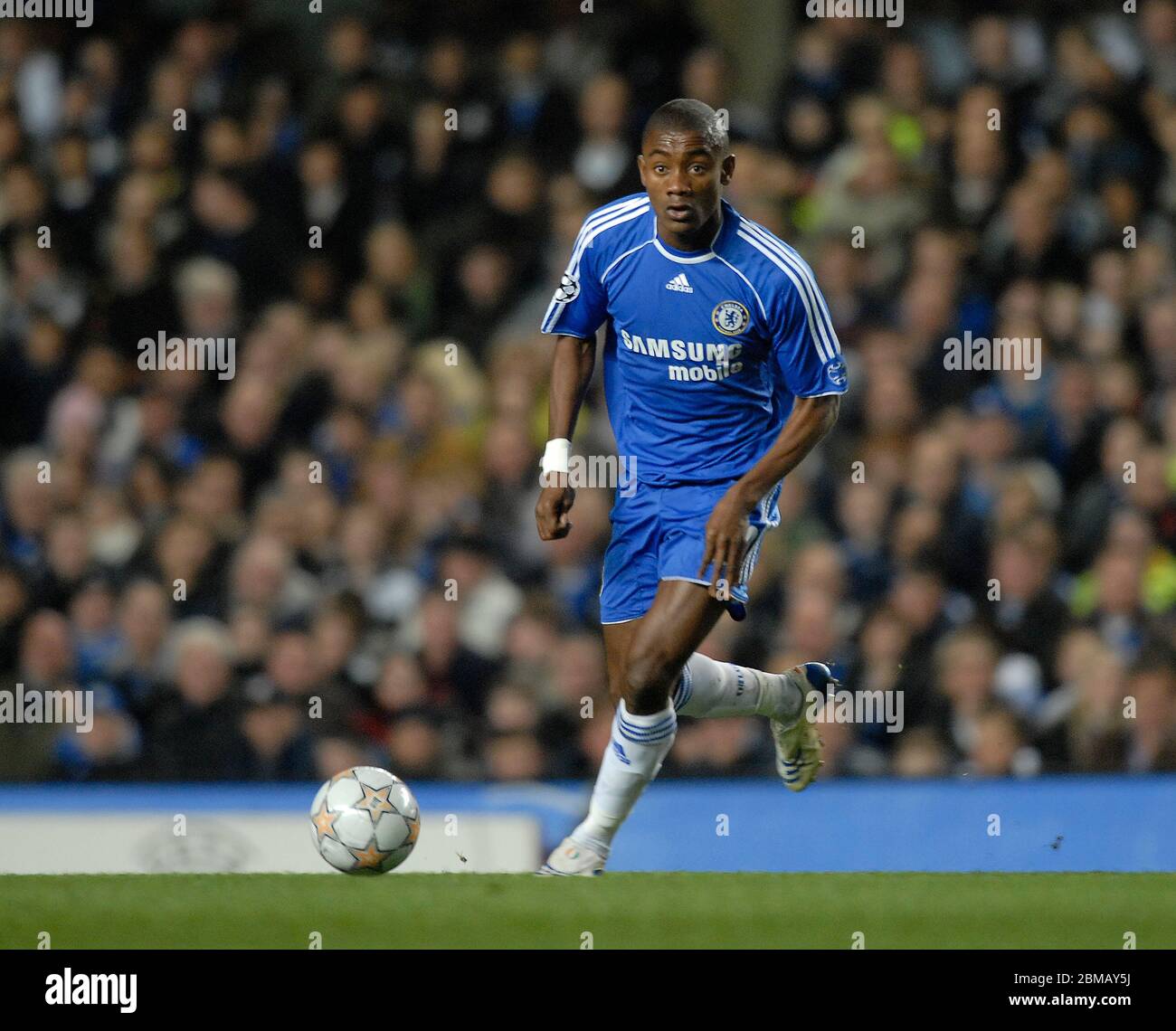 LONDON, GROSSBRITANNIEN. MÄRZ 05: Salomon Kalou von Chelsea während der UEFA Champions League zwischen Chelsea und Olympiakos an der Stamford Bridge, London am 5. März 200 Stockfoto