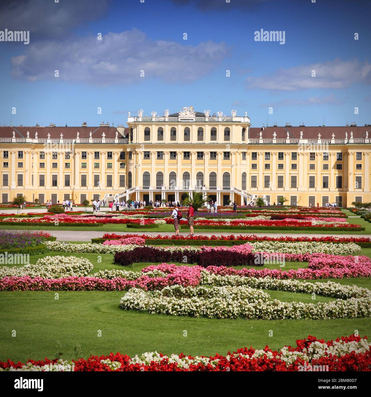 Wien, Österreich - Schloss Schönbrunn, UNESCO-Weltkulturerbe. Quadratische Zusammensetzung. Stockfoto