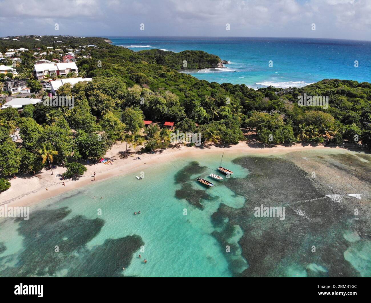 Blick auf die Drohne am Strand von Guadeloupe. Plage de Petit-Havre Strand von Grande-Terre Insel. Stockfoto