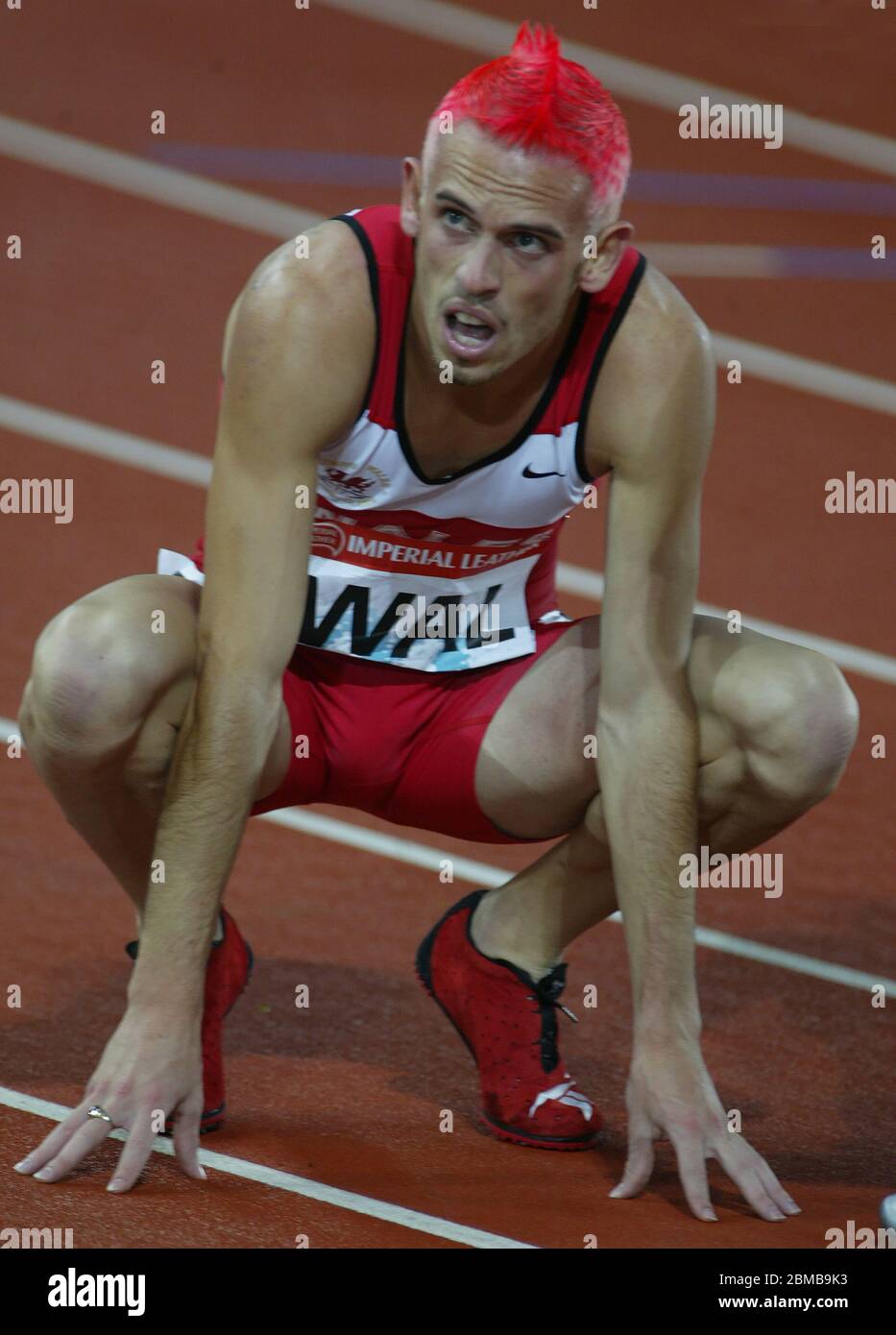 Matthew Elias von Wales nach der 4x400-Meter-Staffel der Männer bei den Commonwealth Games in Manchester am 31. Juli 2002. Wales wurde von auf den zweiten Platz gepippt Stockfoto