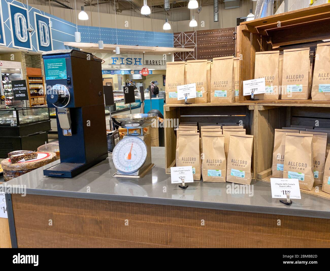Orlando,FL/USA-5/3/20: Eine Anzeige von Allegro Kaffee mit einer  Kaffeemühle und Skala eines Whole Foods Market Lebensmittelgeschäft  Stockfotografie - Alamy