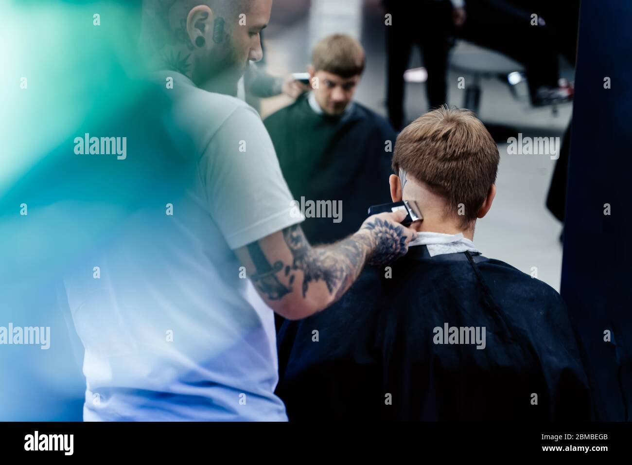 Friseur Bockenheimer Barber Shop Und Hairstyling Hairstyling Im Salon Stockfotos und -bilder Kaufen - Alamy