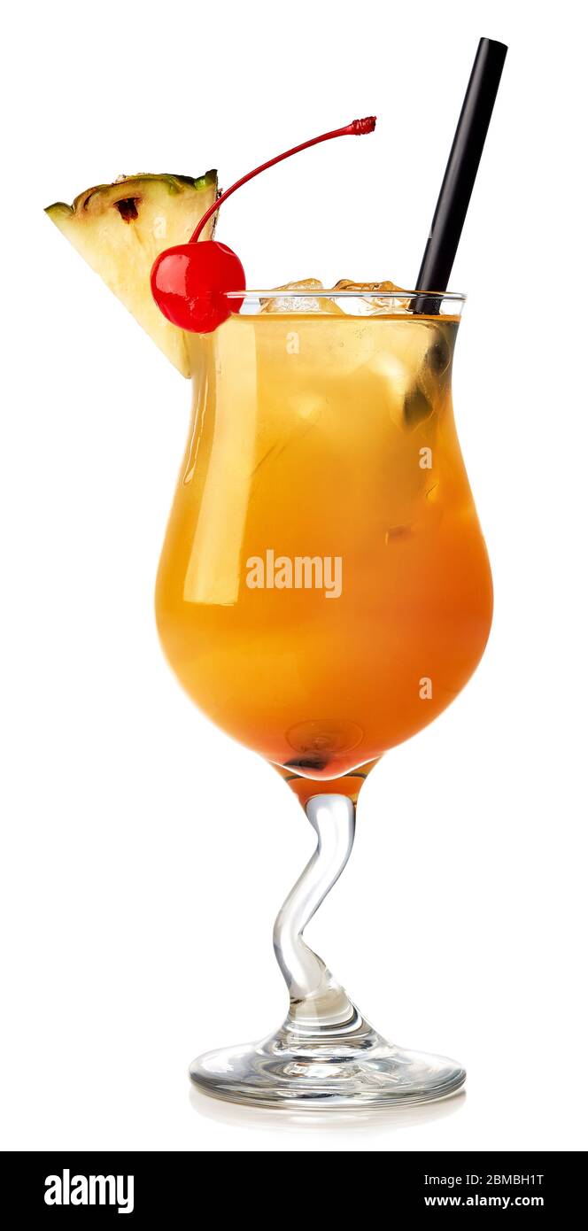 Glas Mai Tai Cocktail isoliert auf weißem Hintergrund Stockfoto