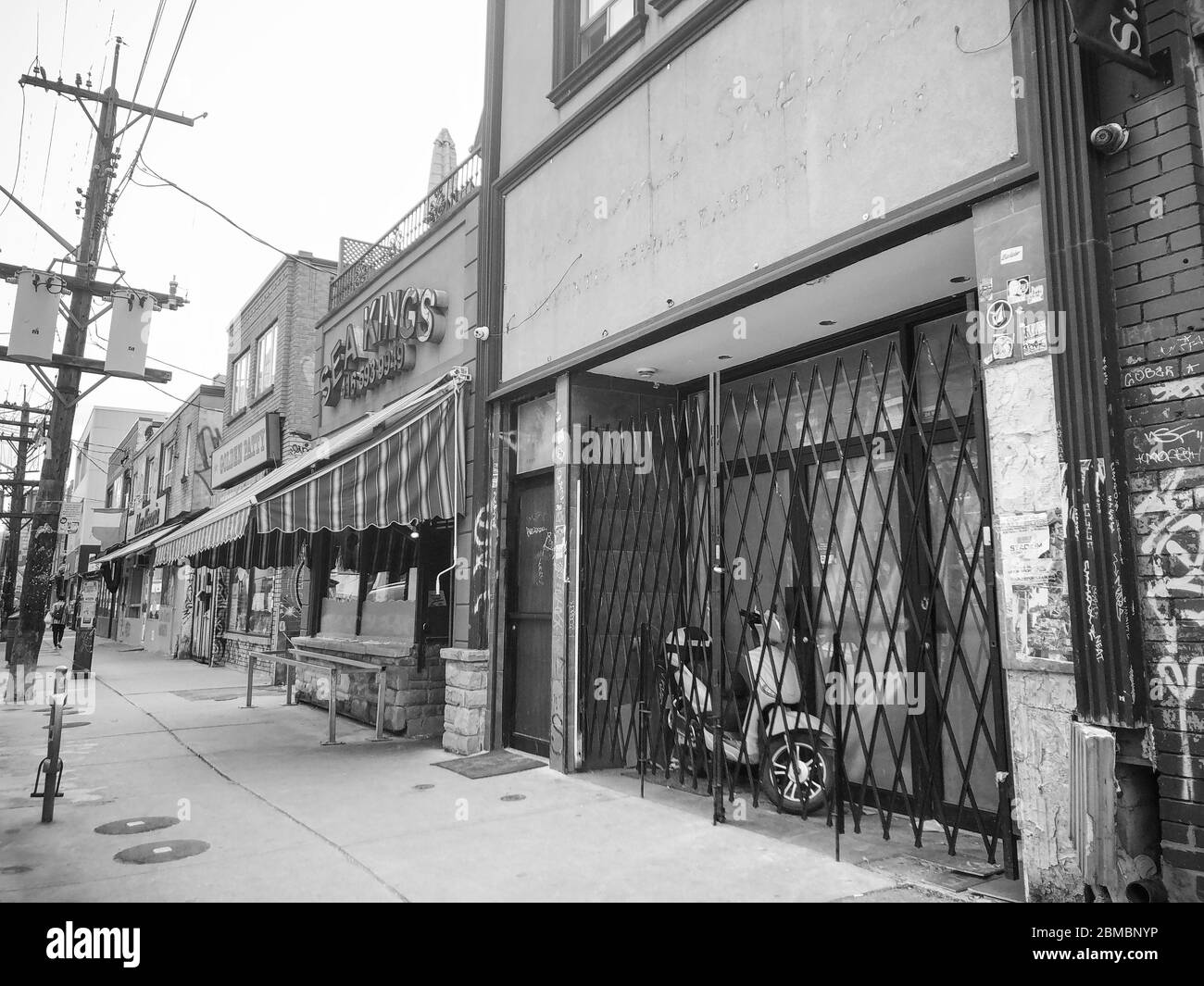 TORONTO, ONTARIO, KANADA - 8. MAI 2020: STADT TORONTO WÄHREND DER COVID-19 PANDEMIE. Stockfoto