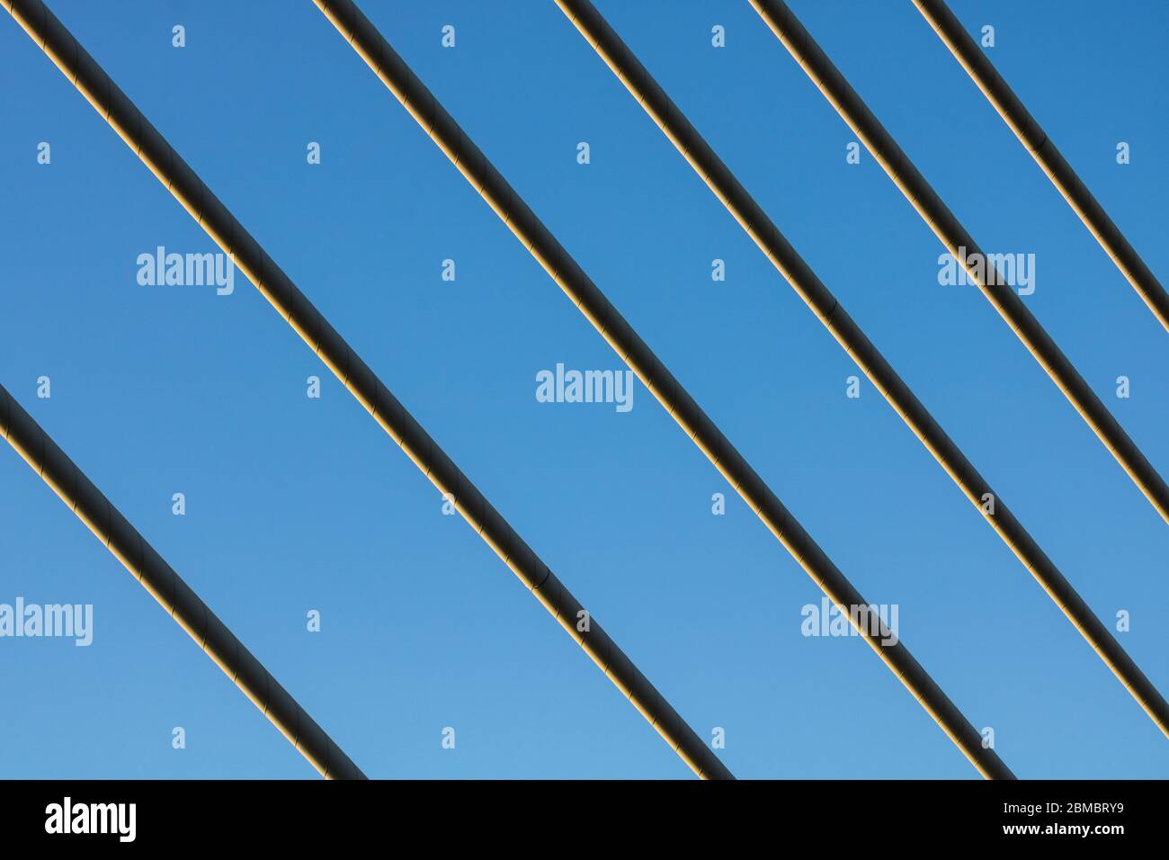 Kabel aus Stahl Brücke auf klaren Himmel Stockfoto